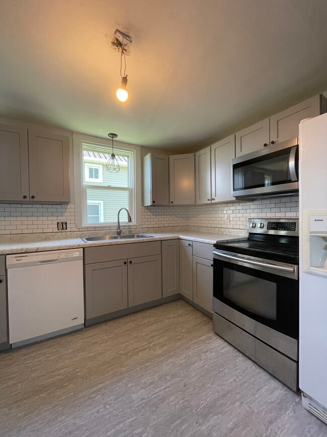 Brand new kitchen - 1024 Pearl St