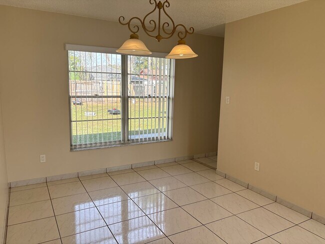 Photo - 4 Bedroom Home in a Prime Location!