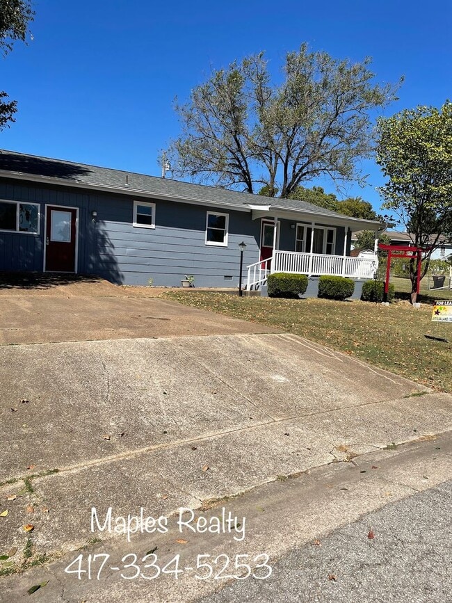 2 bed / 2 bath home CENTER OF TOWN - BRANS... - 2 bed / 2 bath home CENTER OF TOWN - BRANS...