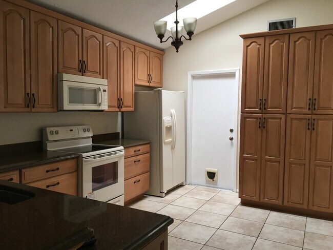 Photo - Very Nice 3/2