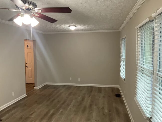 Photo - 2497 Brentwood Rd