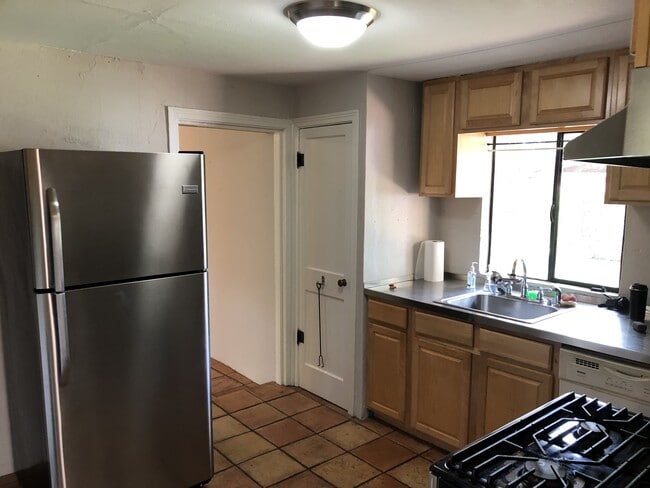 Photo - 1206 W 51st St