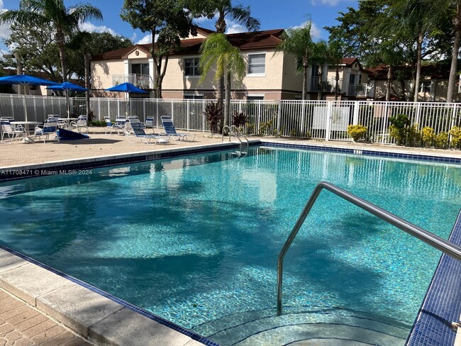 Photo - 11250 SW 13th St Condominio Unidad 220