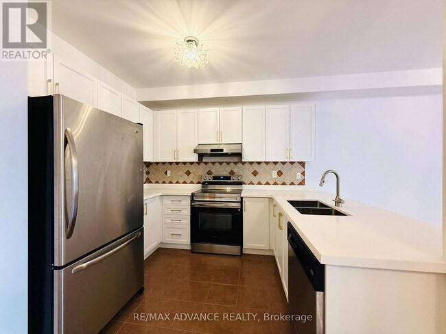 Photo - 137 Laramie Crescent