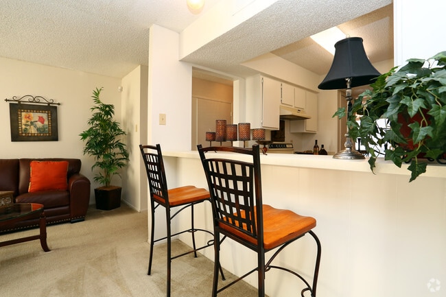 Breakfast Bar - Hunters Glen