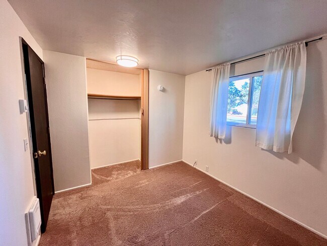 Photo - Churchill Area Home