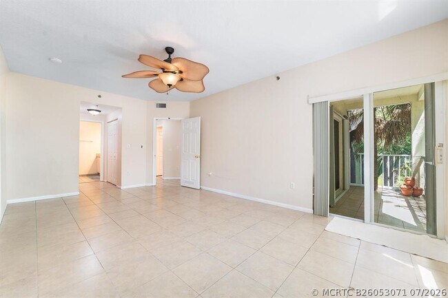 Photo - 2901 Riverside Dr Unit 201
