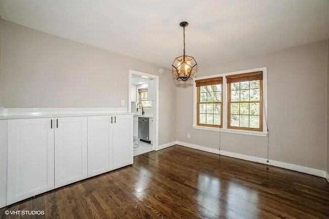 Photo - 325 Fairbanks Pl