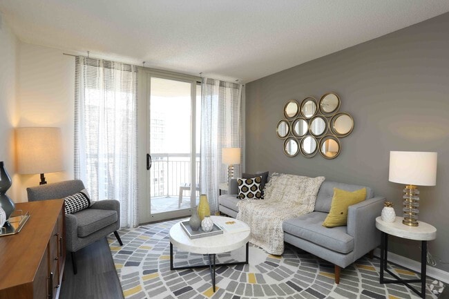 1BR, 1BA - 775 SF