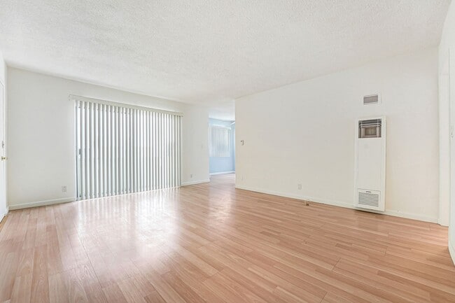 Photo - 937 6th St Unidad 2