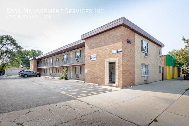 Photo - 5741 W 35th St Unidad 02F