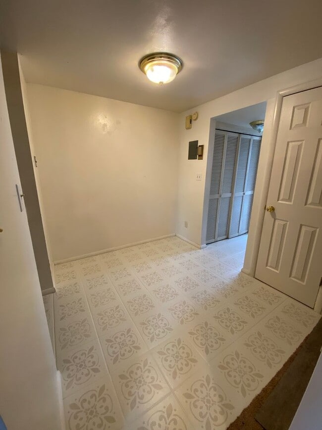 Photo - Contract Sale! 1B/1B Pet Friendly Apartment South of BYU Unidad 216