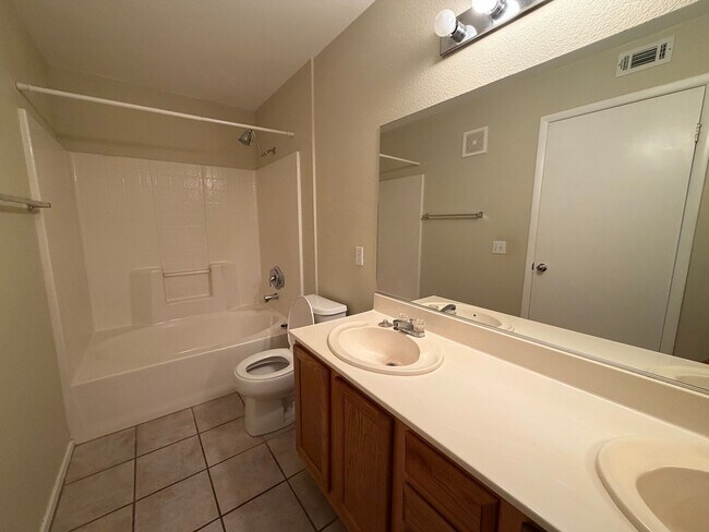 Photo - 3079 Key Largo Dr Unit 204