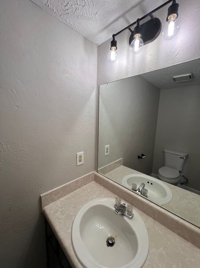 Photo - 502 Windellwood Cir Unit 1