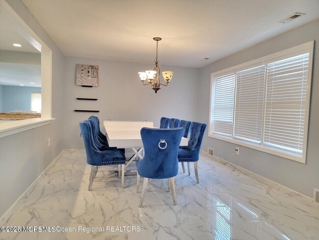 1 Robin Dr