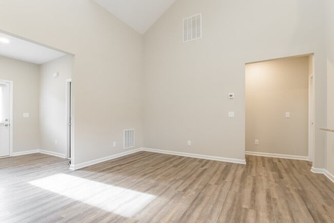 Photo - 39 Celtic Ct