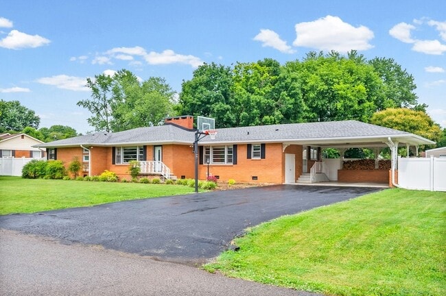 3424 Leland Cir