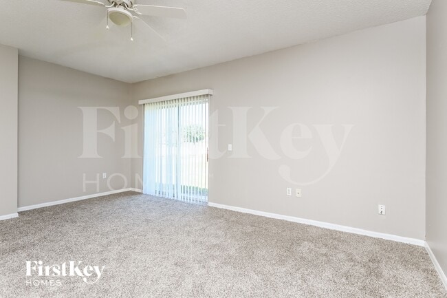 Photo - 702 Cotulla Dr