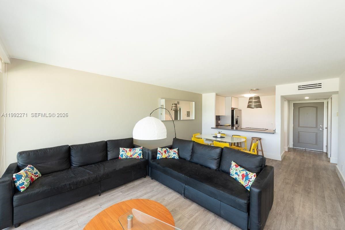 Photo - 100 Bayview Dr