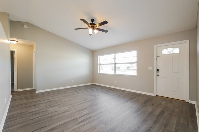 Photo - 28 SW 13th St