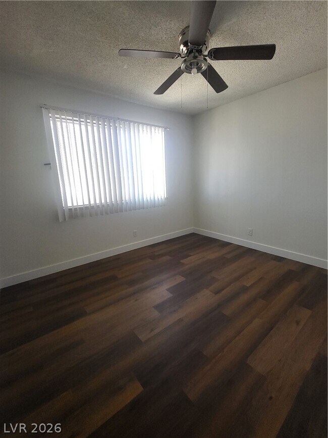 Photo - 717 Van Ert Ave