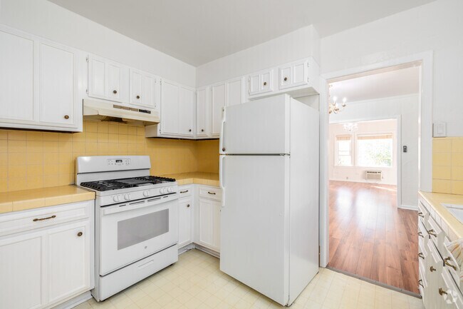 2BR, 1.5BA - 1,200SF - Kitchen