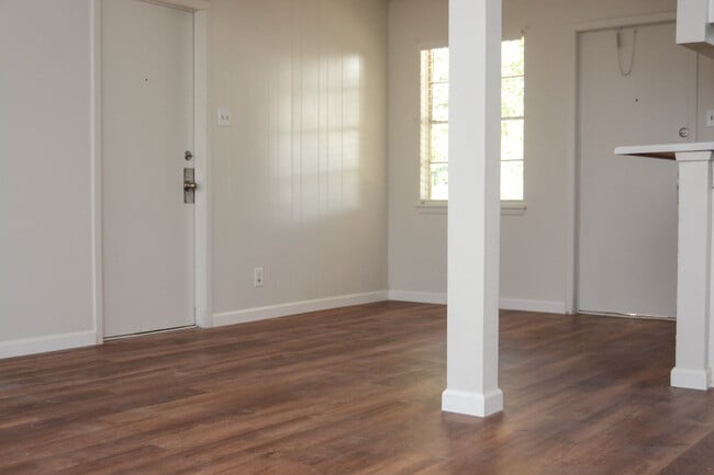 Building Photo - 307 Tidewind St