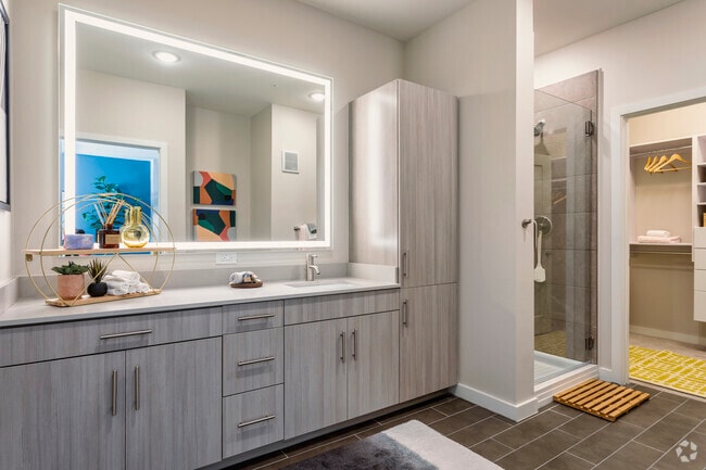 1BR,1BA - 693SF A1 - Bathroom - Morada Plano