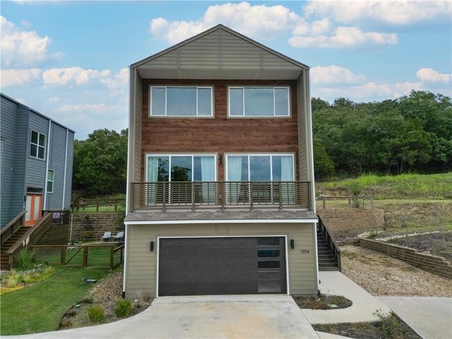 1054 E Huntsville Rd