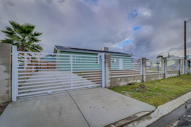 2513 Olympic Dr