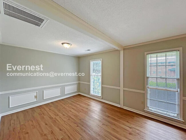 Photo - 848 Rasco Rd W