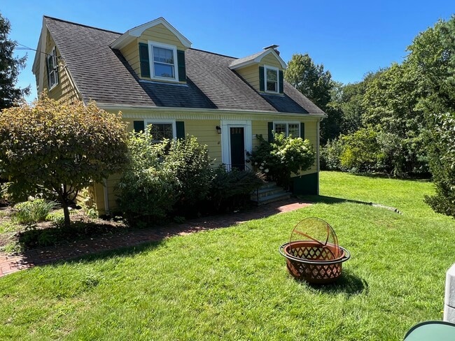 Building Photo - 48 River Ave Unit 3