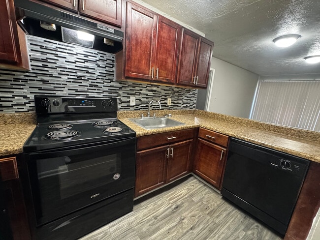 Photo - Room in Apartment on Stanton Rd SW