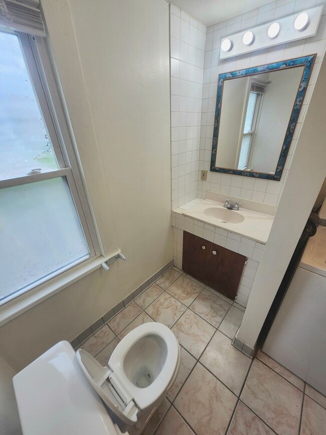 Photo - 76-78 High Street Unit 76 High St Apt A