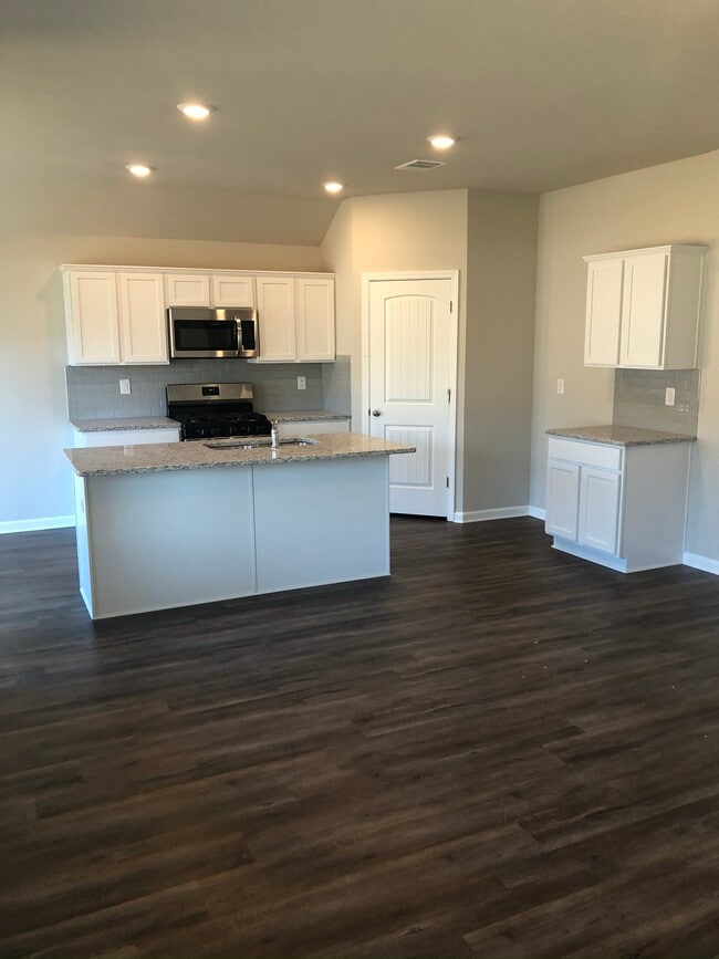 Photo - 75725 Rickelin Dr