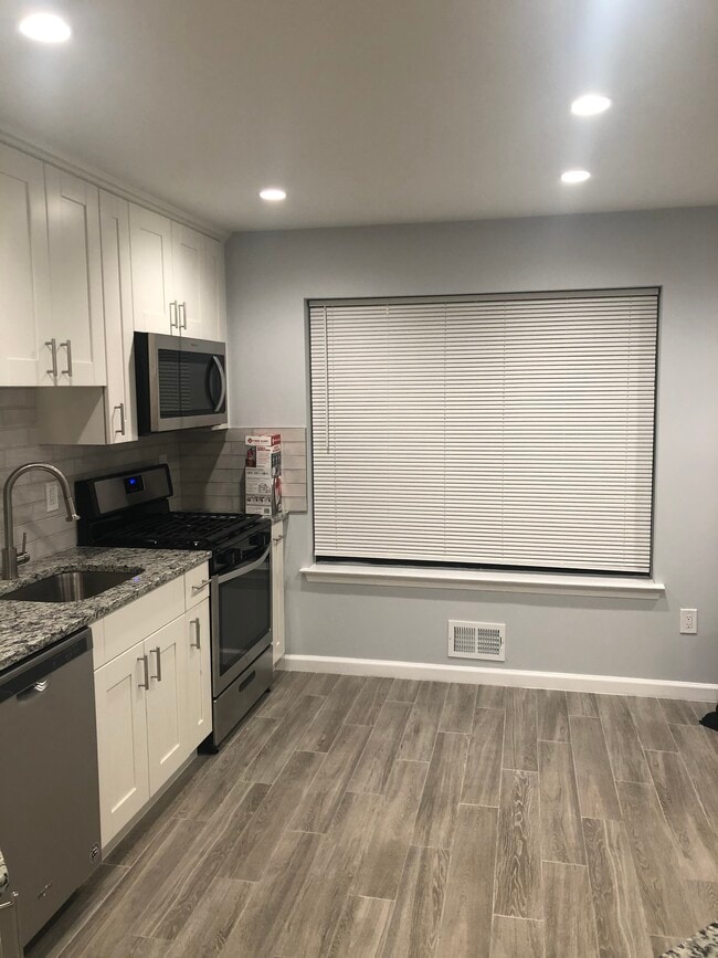 Photo - 804 hidden village dr