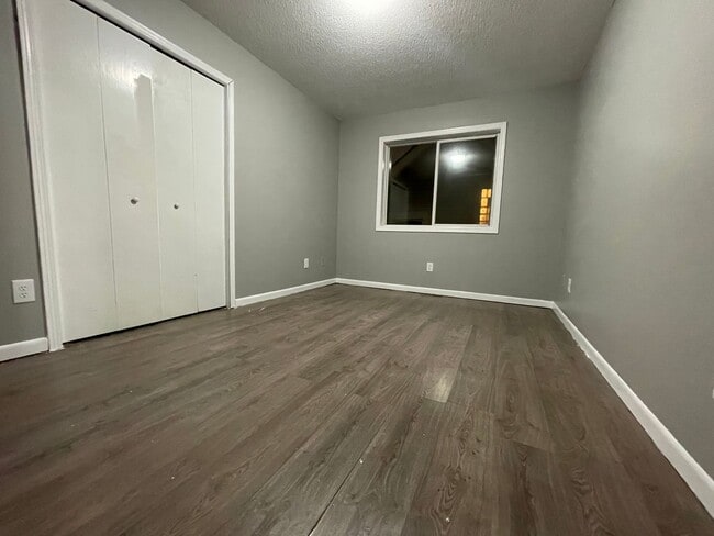 Photo - Amazing 5 Bedroom 2 Bathroom Home in South Minneapolis!