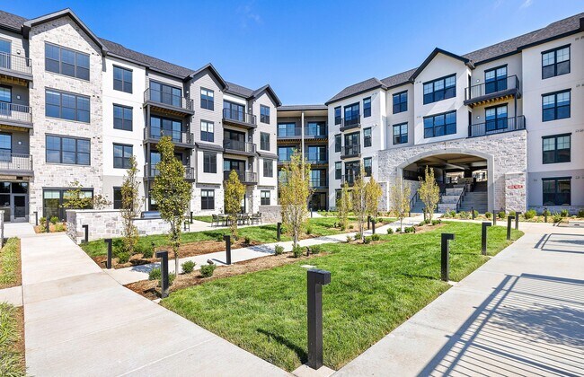 The Fieldston of Fairway - Building Exterior 2