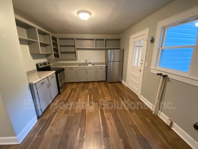 Photo - 765 N 8th St