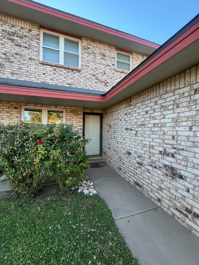 Photo - Townhouse with Garage!