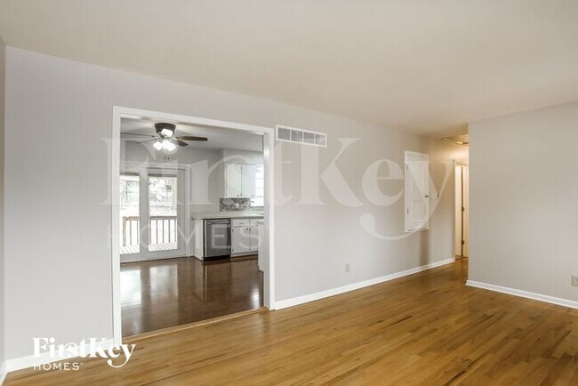 Photo - 7625 NW Milrey Dr