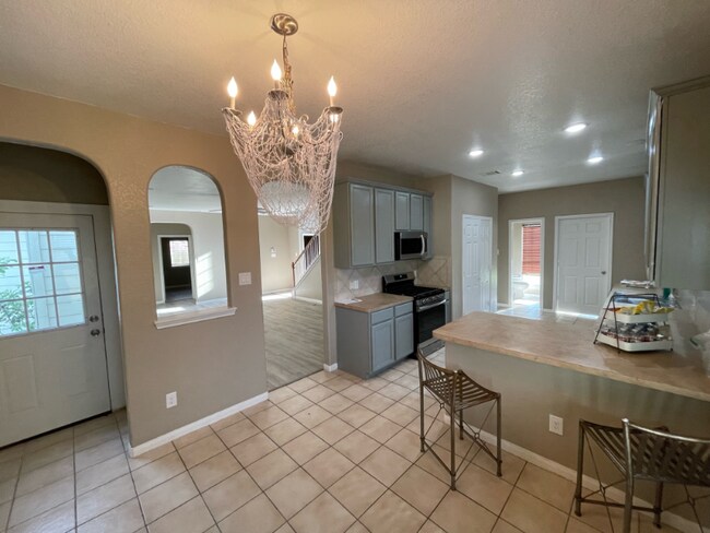 Photo - 4035 Hawthorn Glen Ct