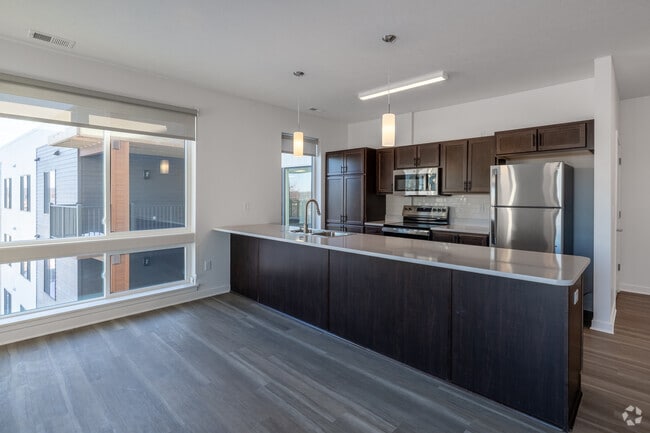 1BR, 1BA - 811SF - Kitchen - TreeHouse