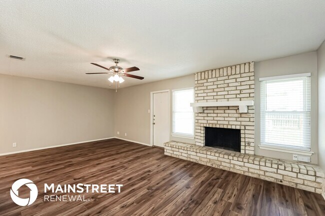 Photo - 9387 Valley Bend