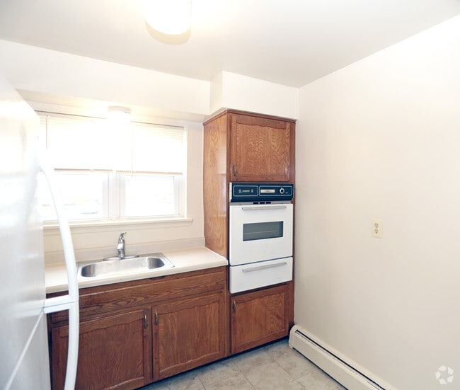 Parkwood Gardens Apartments Edison, NJ