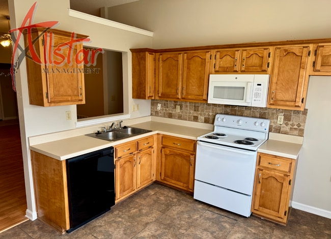 Photo - 8289 Clubview Dr