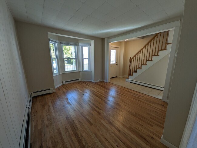 Photo - 10 S Walnut St