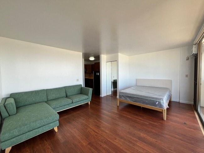 Photo - Makikilani Plaza Studio w/ 1 parking stall.  Avail 6/30/26