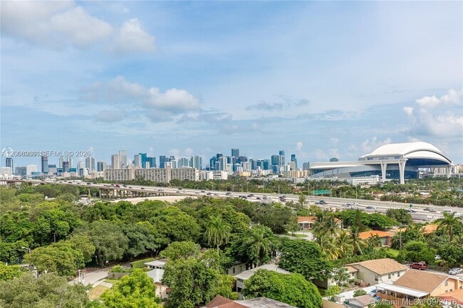 Building Photo - 1871 NW S River Dr Unit 902