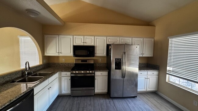 Photo - 249 Datura St